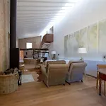 Tomir Villa *