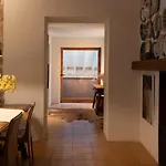 Tomir Villa