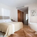Tomir Villa *